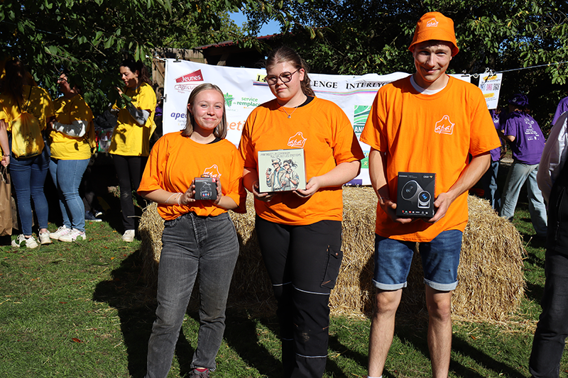 (De G. à D.) Louane Hennion, Lucie Roetsch et Alexis Gleitz, tous trois élèves au lycée agricole d’Obernai. © Photo Marion FALIBOIS