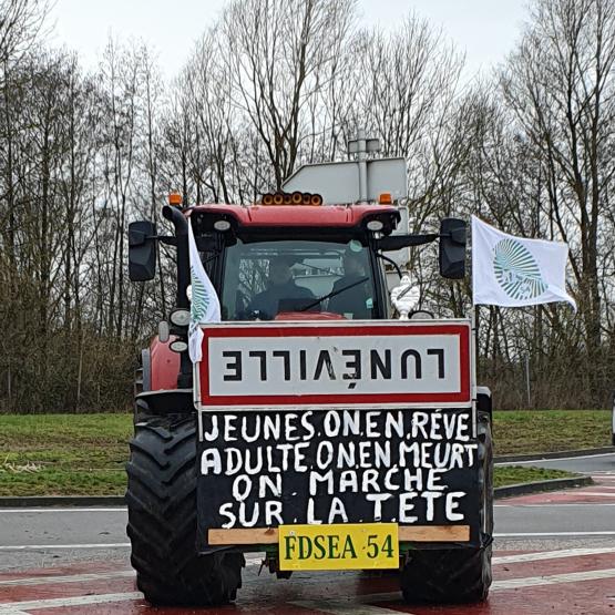 tracteur slogan manifestation