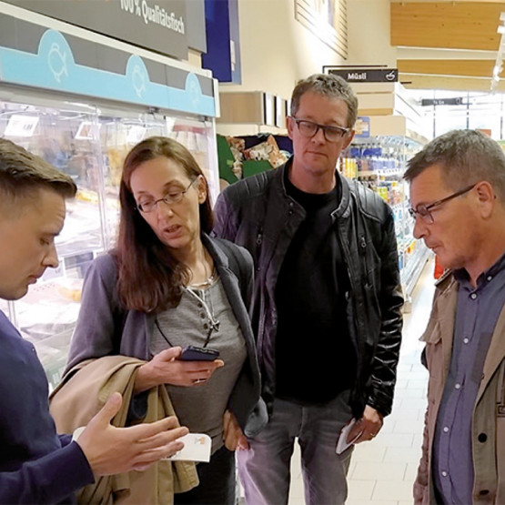 Visite d’un magasin Lidl en Allemagne, où Bioland est mis en avant. © Photo DR