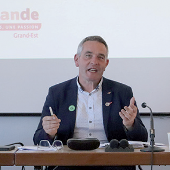 Xavier Lerond, entouré de Franck Bellaca et de Romain Hannetel, nouveau président d’Interbev Grand Est. © Inès ANTOINE