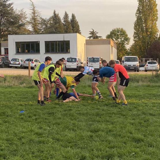 L’équipe des rugbymen cadets de Pixérécourt, à l’entraînement. Photo : DR