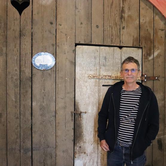 Afin de transporter les joueurs dans un autre monde, une ferme Lorraine des années 80 a été construite par les bénévoles. Photo : Marion Falibois.
