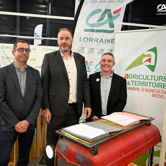 Les signataires de la convention : Jérémy Jenneson, vice-président  de la Cda54, Denis Piard, président du Crédit agricole de Lorraine  et Xavier Lerond, président de la Cda57 et vice-président de la Crage. Photo DR