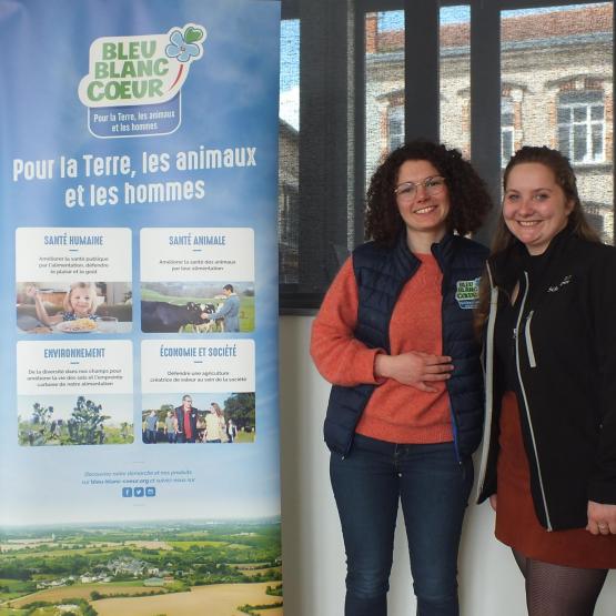 Marie-ève Doyen, responsable de secteur Grand Est, et Aurore Munier, technicienne conseil à la laiterie Schreiber, engagée dans la démarche. Photo : A. H.
