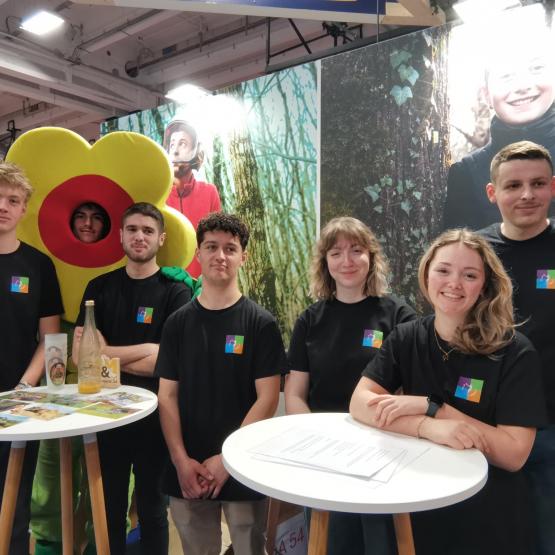 Les étudiants en BTS technico-commercial de l’is4a ont animé le stand prestiage du Grand Est durant la journée de la Meurthe-et-Moselle. Les élus ont été soumis à des petits quizz de connaissance. (Photo : H.FLAMANT)