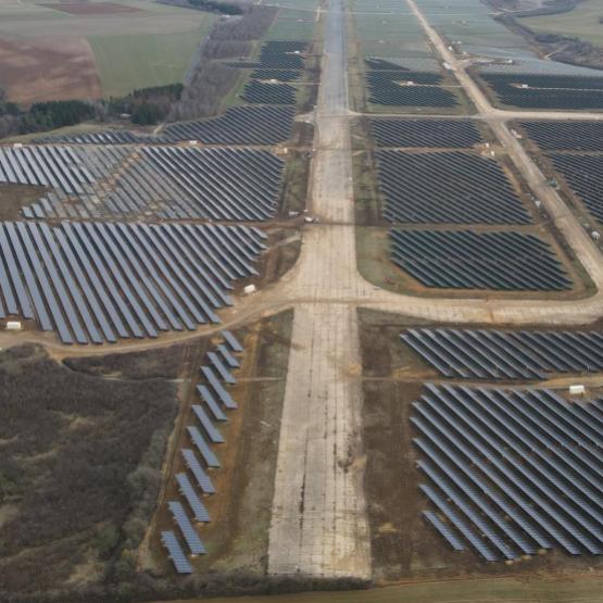 Le parc solaire de Marville dans la Meuse. (photos : RTE)