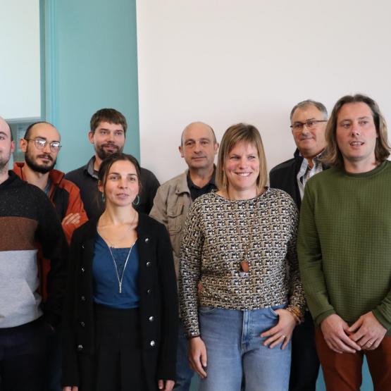 Étienne Drouville, le président du Comice de Nancy (2e à d.) et l’ensemble des lauréats du concours cantonal de juin 2025. Photo : H.Flamant