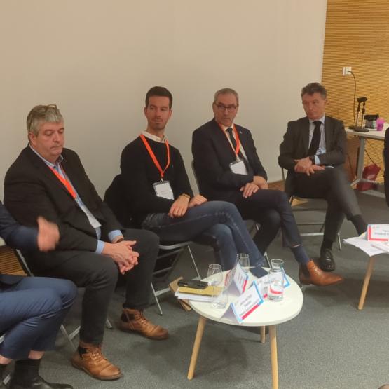 Les participants à la table ronde veulent favoriser le développement de l’agriculture dans le Grand Est. Crédit photo : Jean-Michel Hell.