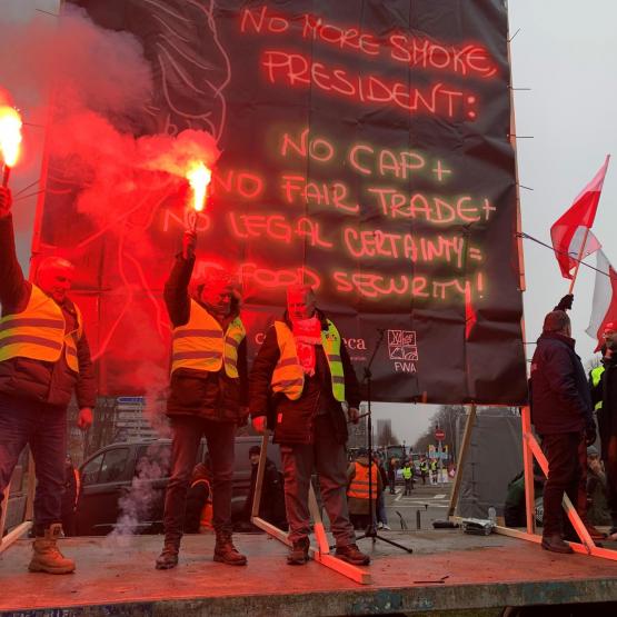 Les discours se sont succédés à la tribune. Photo : D. Lefebvre