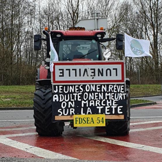 A compter du 18 novembre, les agriculteurs sont invités à manifester devant les préfectures et les ronds-points, avenues et pont « de l’Europe ».  Photo : JL.Masson