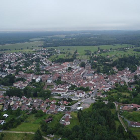 Badonviller est implanté sur un territoire de forêts et de lacs où les activités « nature » sont nombreuses. Photo : DR