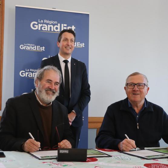 L'AFAC-Agroforesteries et la Région Grand Est ont signé l'"Appel de la Haie" en présence du Parc Naturel Régional de Lorraine. Photo : H.Flamant