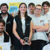 L’équipe s’est vue remettre le trophée par la directrice de l’INRS © Photo Fabrice Dimier