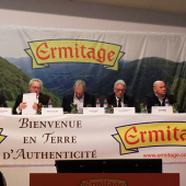 (De G. à D.) Julien Voirin, trésorier, Pierre Passetemps, VP, Delphine Picard, dir. générale, Rémy Benoit, pdt, Daniel Gremillet, administrateur, David Noel, VP, Jean-Bernard Mangin, VP, et Xavier Bailly, pdt des JA 88. © Camille COQUET