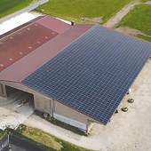 Une vue aérienne de l'installation photovoltaïque. © Réseaux d'élevage