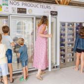 Les casiers permettent aux producteurs de vendre leurs produits alimentaires de manière autonome. Photo : SBOClandoeil.fr