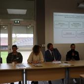 La table ronde a réuni (de g. à d.) : Thierry Weyer (Com’ com’ Moselle et Madon), Valérie François (Paysan Bio Lorrain), Sandrine Houin (Les Jadinettes), Grégory Grandjean (lycée de Dombasle) et Geoffrey Fournes (collège de Bayon). Photo : H.Flamant