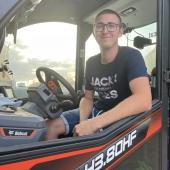 Romain Govain apprécie le caractère multi tâches du métier d’agriculteur. Photo DR