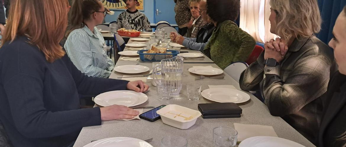 Les partenaires de l’opération ont pu manger aux côtés des élèves.
