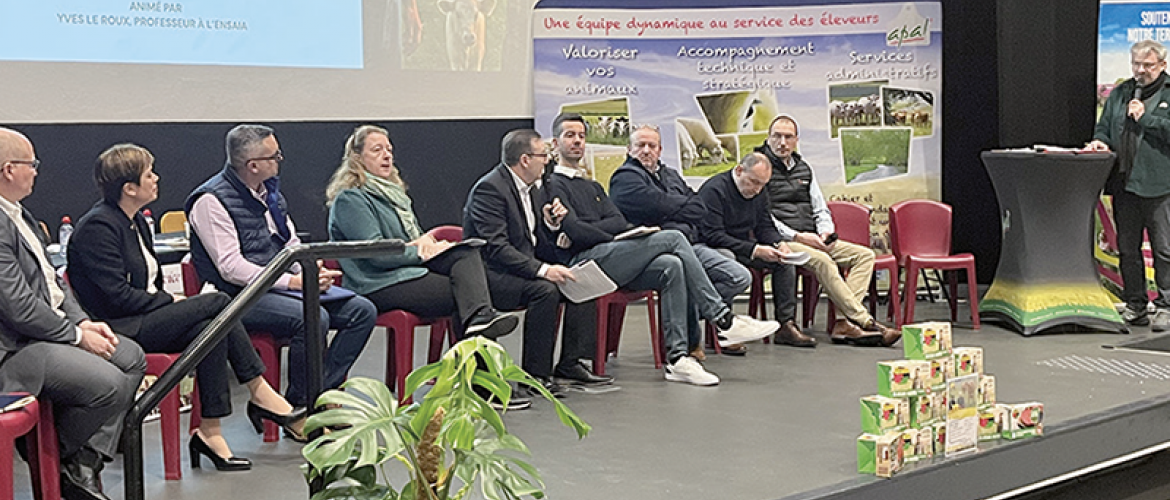 L’assemblée générale était articulée autour d’une table ronde visant à répondre aux préoccupations des jeunes par rapport à l’installation en agriculture. © Photo DR