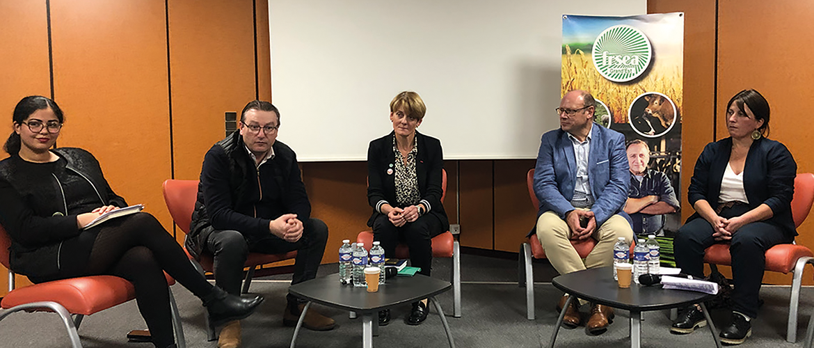 De g. à d. : Inès Djadour (directrice adjointe Cra Ge), Stéphane Peultier (président Apal), Cathy Faivre Pierret (présidente Cna), Christian Sondag (président Lorca) et Fabienne Garel (présidente Fdsea 22) © Photo DR
