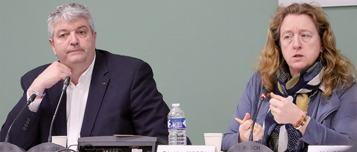 Jérôme Mathieu, président de la Crage, et Béatrice Moreau, vice-présidente de la Région, ont débattu de l‘écocontribution poids lourds voulue par la Région. © Hélène FLAMANT