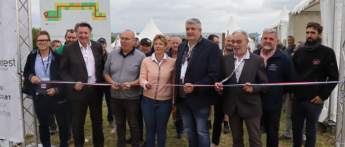 L’inauguration du salon s’est déroulée le 20 mai en présence desélus locaux, organisateurs et représentants agricoles. © Marion FALIBOIS