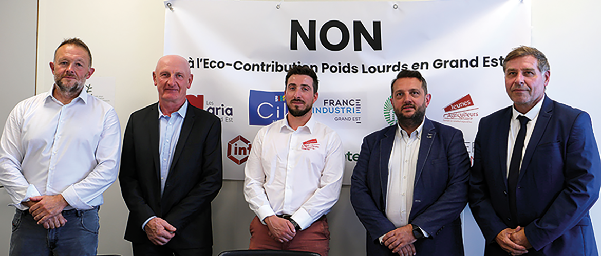 (De G. à D.) : Fabrice Couturier (FRSEA), Sylvain Hinschberger (Coopération), Théo Galichet (JA), Sébastien Muller (ARIA) et Arnaud Bernier (France Industrie). © R. Cremonini