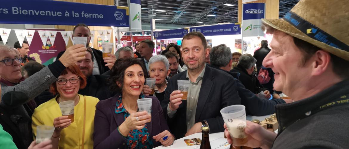 La délégation de Meurthe-et-Moselle a fait le tour des exposants. Photo : H.Flamant