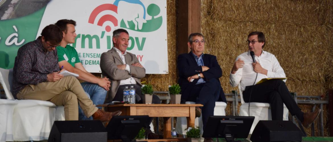 La journée s’est clôturée sur une conférence en présence d’Adrien Demarbaix, responsable du site Ferm’inov, Emmanuel Bernard de la FNB, Hugues Pichard de Races de France et Sébastien Windsor. Crédit photo : Marc Labille
