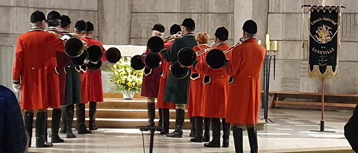 « Rien de plus important que les copains, les compagnons ; c’est pourquoi on se rassemble, que l’on fait des Comices », rappelle Jean-Charles Glez, le curé de Baccarat, en célébrant la messe du Comice. Photo : S.Roussel.