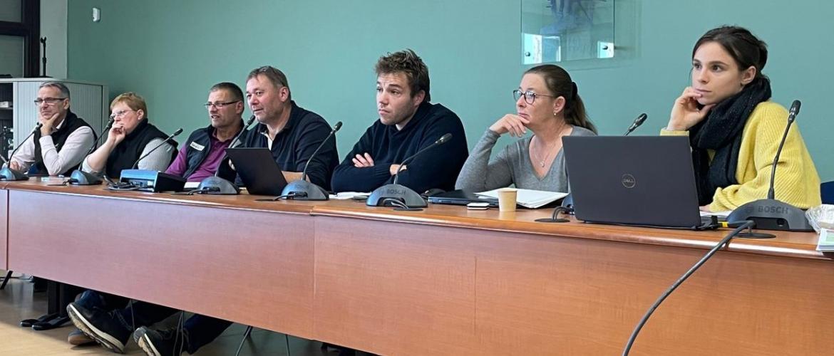 De g. à d. : Damien Luc (CDA 54), Céline Humbert (CDA 54), Hervé Dartoy (GDS 54), Jean-Philippe Thomassin (FNB), Aurélien DEMARD (GTV 54), Catherine Nicolet (DDPP) et Sixtine Degroote (GDS 54). 