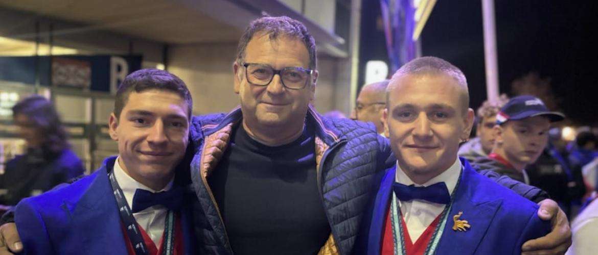 Thomas Costa et Julian Chenot, entouré de leur coach, Gilles Bento. Photo : DR.