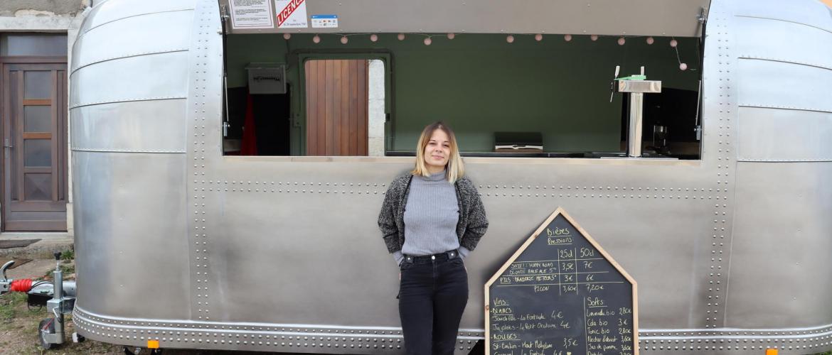 Lucie Sonrier, Vosgienne de 26 ans est à la tête du projet Lulu bistrot itinérant Photo : M.Falibois Lucie Sonrier, Vosgienne de 26 ans est à la tête du projet Lulu bistrot itinérant. Photo : M.Falibois