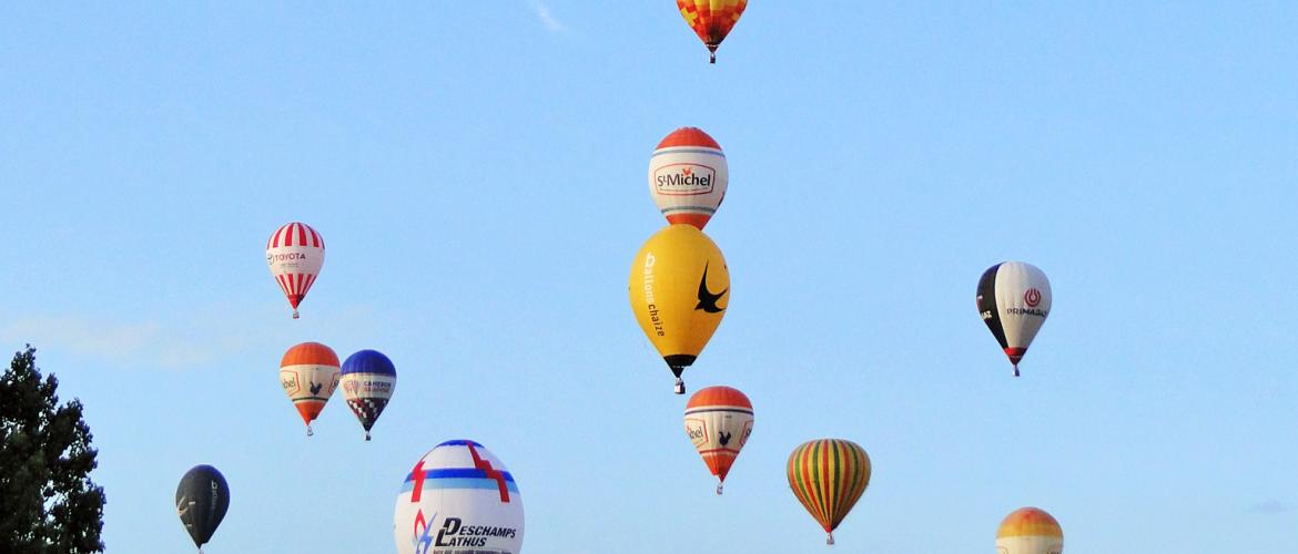La montgolfière constitue un vecteur de communication. Dans le ciel de Chambley, les ballons des institutions vont côtoyer ceux des marques et ceux des passionnés qui évoluent sans sponsors. Photo : archives PL