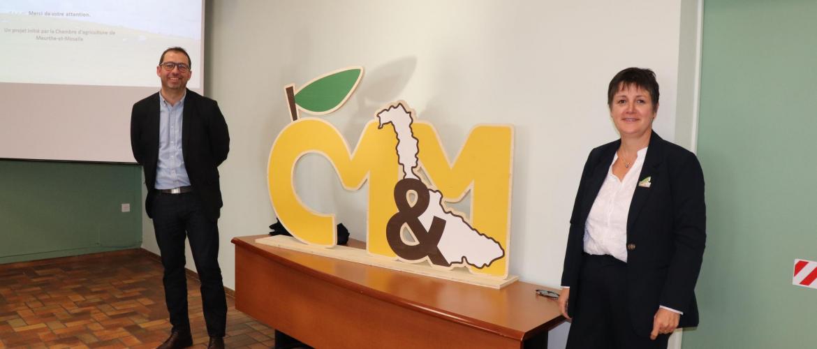 NOUVELLE IDENTITÉ DE TERRITOIRE Passionnément 54 À l’occasion de sa dernière session, la Chambre d’agriculture de Meurthe-et-Moselle a dévoilé un nouveau logo et un nouveau slogan "Passionnément 54" dans l’objectif de doter les produits du département d’u