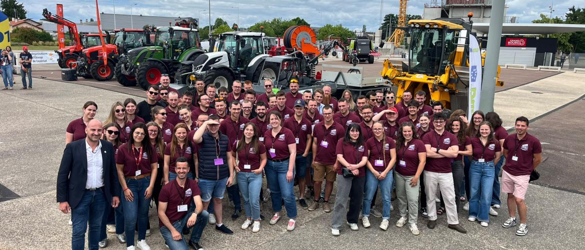 Les Jeunes Agriculteurs du Grand Est présents lors du Congrès réunis. Photo : Antoine CLAVEL