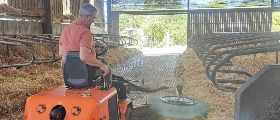Un robot qui permet d’avoir des logettes parfaitement propres  et un lait de qualité. Photo : C.BARTHELEMY