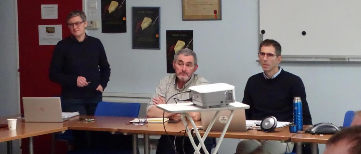 Maiwenn Morel, responsable des relations producteurs Centre Est ; Laurent Hassoux, président de région Centre Est et Jean-Charles Maillard, directeur du Bassin Nord Est de SODIAAL. Photo : JL.Masson.