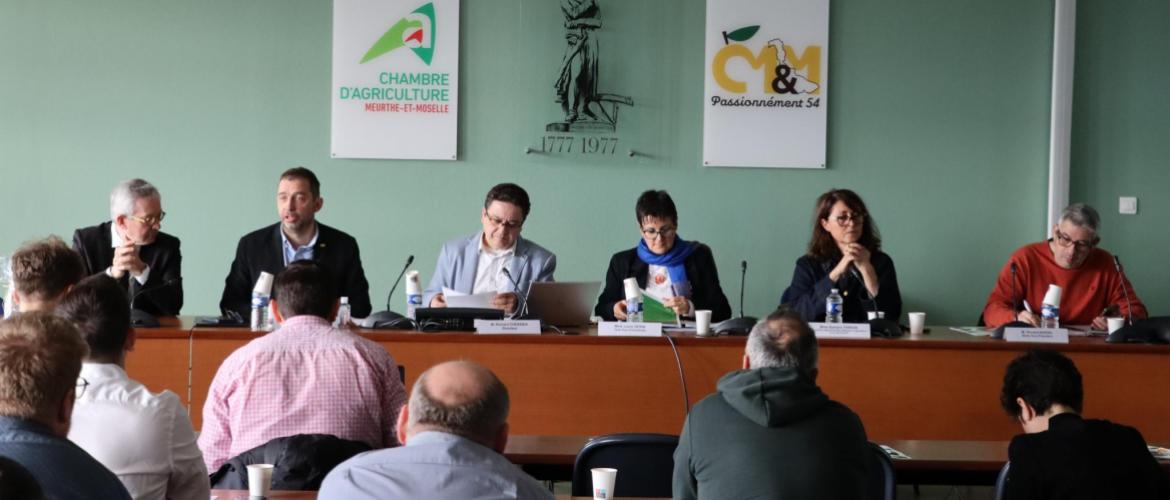 De g. à d. : Yves Ségui (préfet), Jérémy Jenneson (président CDA 54), Richard Cherrier (directeur), Laure Génin (1ère vice-présidente), Barbara Thirion (conseillère départementale) et Vincent Barard (vice-président). Photo : H.Flamant.