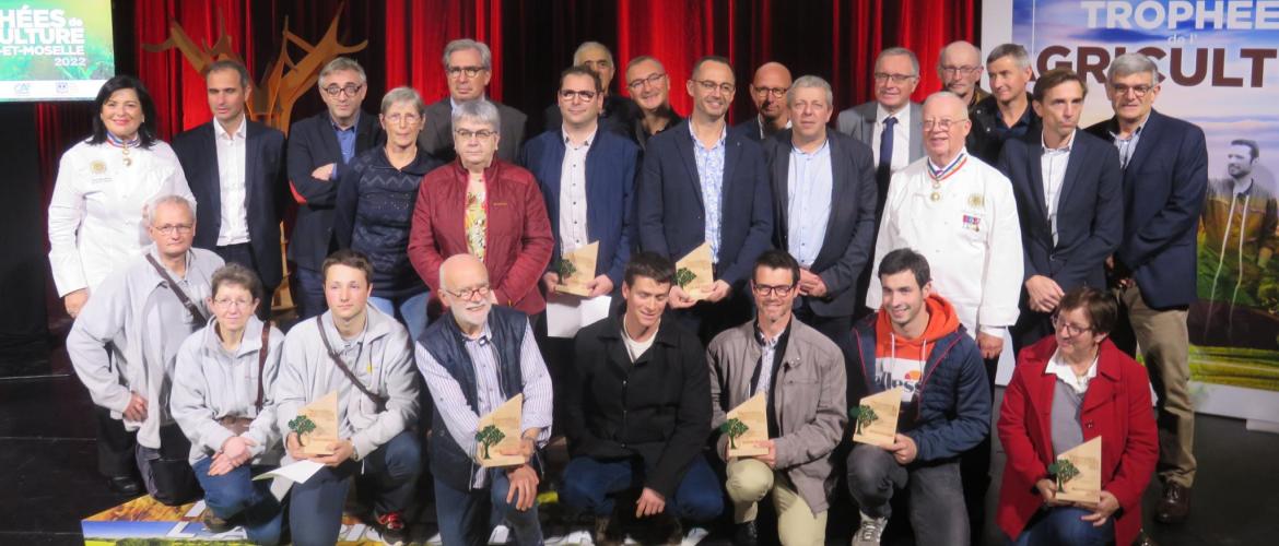 Les lauréats et partenaires des Trophées de l'agriculture de Meurthe-et-Moselle 2022. Photo : H.Flamant